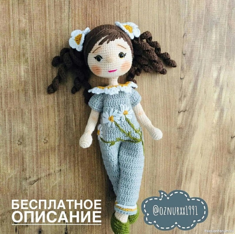 Куколка с ромашками