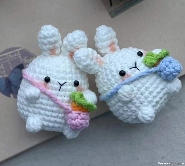 Зайчики c cумкой крючком. МК