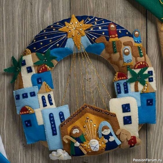 Рождественские веночки из фетра