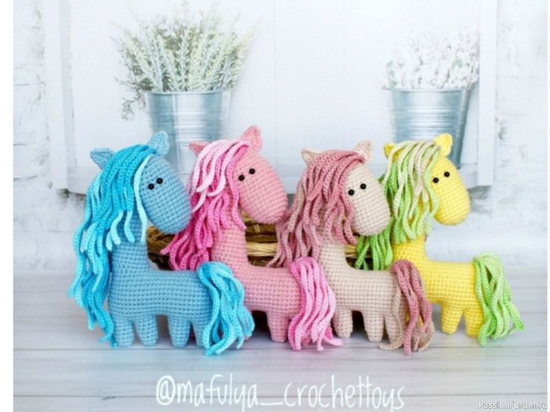 Лошадка крючком — символ грядущего 2026 года