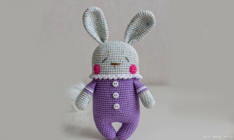 Сонный зайчик амигуруми от Татьяны Косточенковой