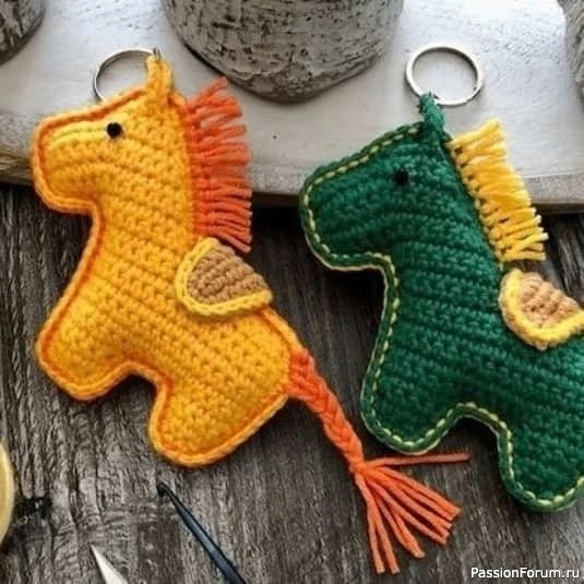 Брелок крючком "Лошадка". Схема