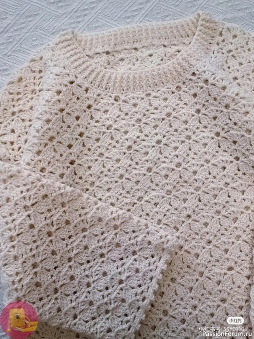 Светлый пуловер крючком. Схемы
