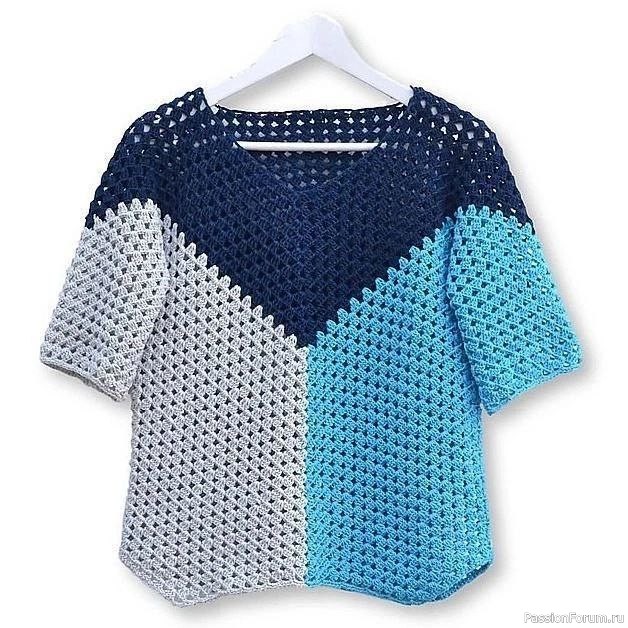 Трехцветный джемпер крючком. Схемы