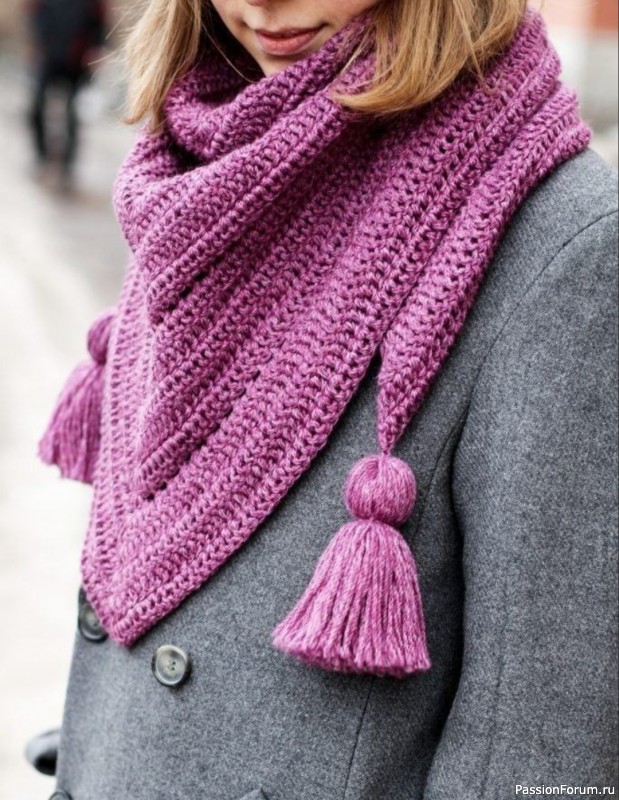 Бактус - треугольник уюта с помпонами