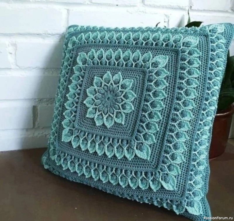 Вязаные подушки. Фото + схемы