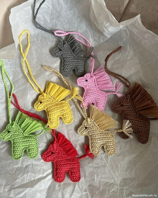 Брелок крючком "Лошадка". Схема