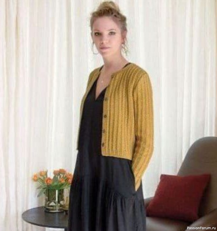 Кардиган горчичного цвета с текстурным узором