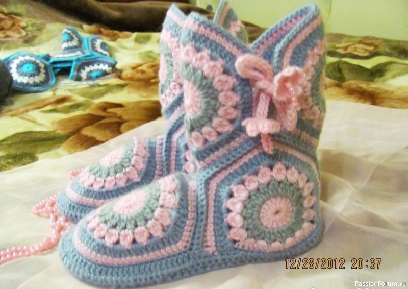 Домашние сапожки из иотивов. Схема