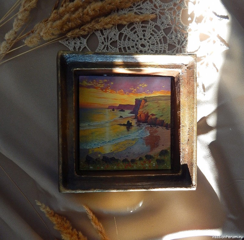 Картина в рамке из коробки от конфет