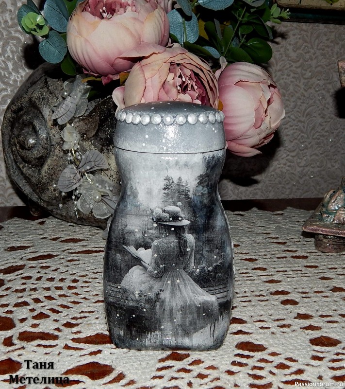 Декупаж баночек от кофе.