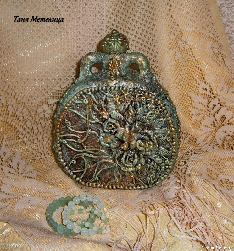 Кувшины из бутылок.