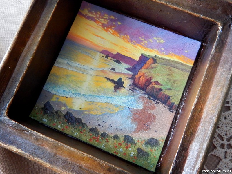 Картина в рамке из коробки от конфет