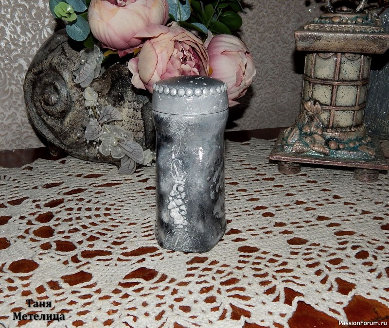 Декупаж баночек от кофе.