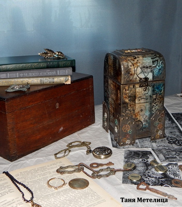 Две шкатулки.