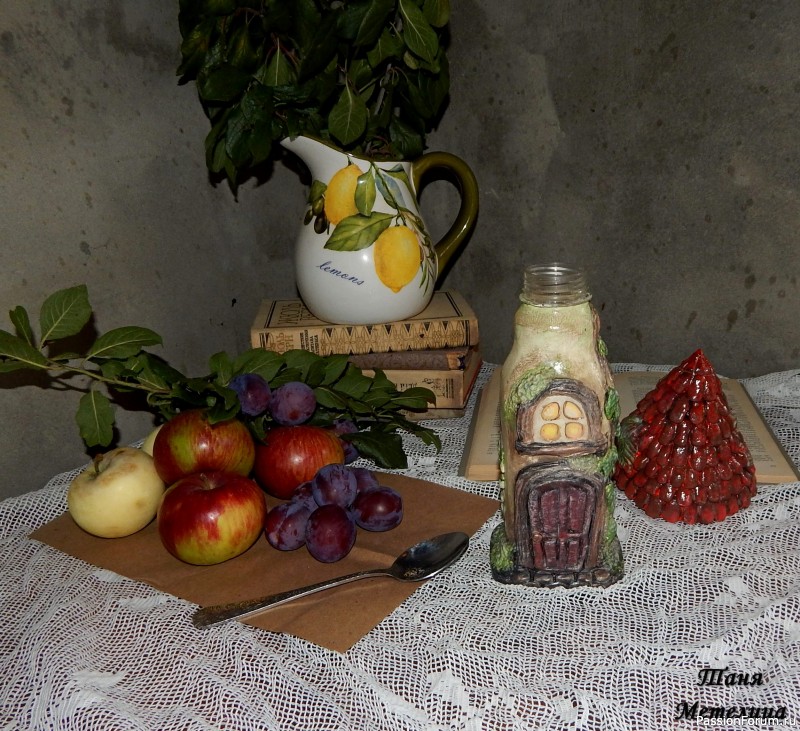 Сказочный домик из пластиковой бутылки.