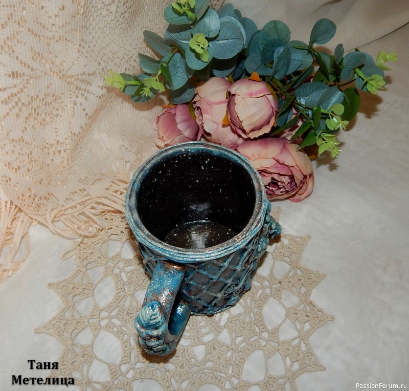 Декор керамической кружки.