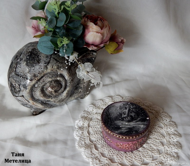 Переделка двух баночек в шкатулки.