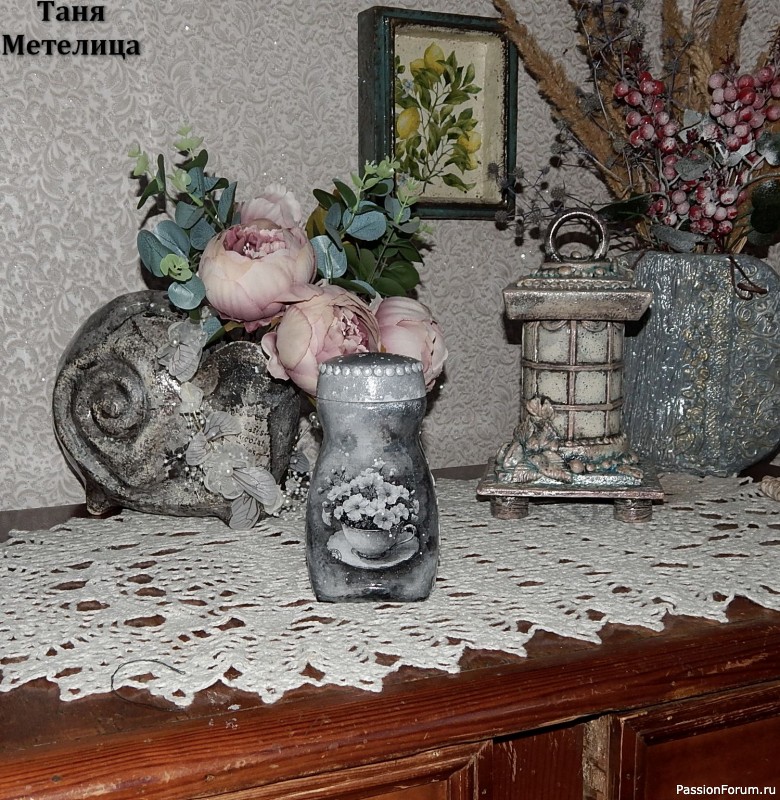 Декупаж баночек от кофе.