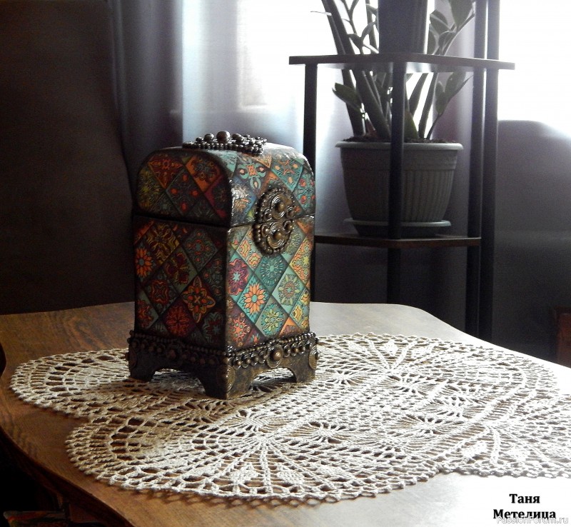 Две шкатулки.