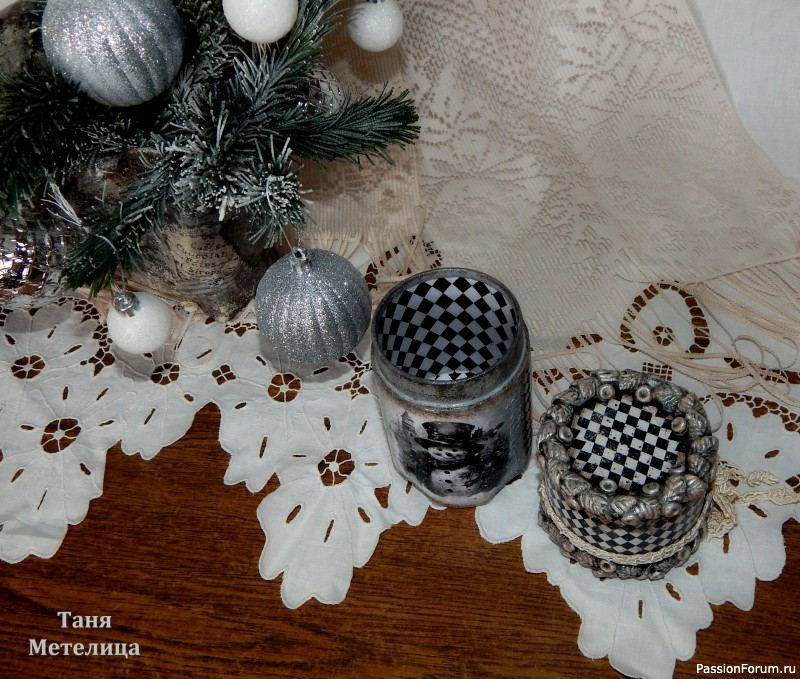 Шкатулочка - пенал - сюрпризница "Снеговики".