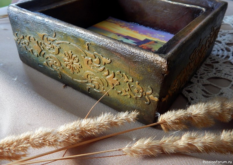 Картина в рамке из коробки от конфет