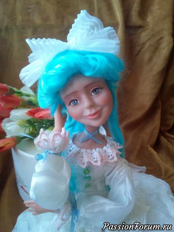 Кукла Мальвина. Девочка с голубыми волосами