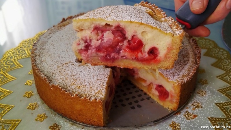 Пирог с клубникой