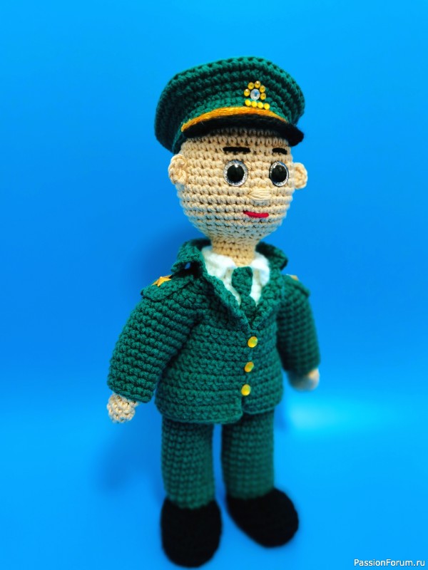 Таможенник, игрушка крючком