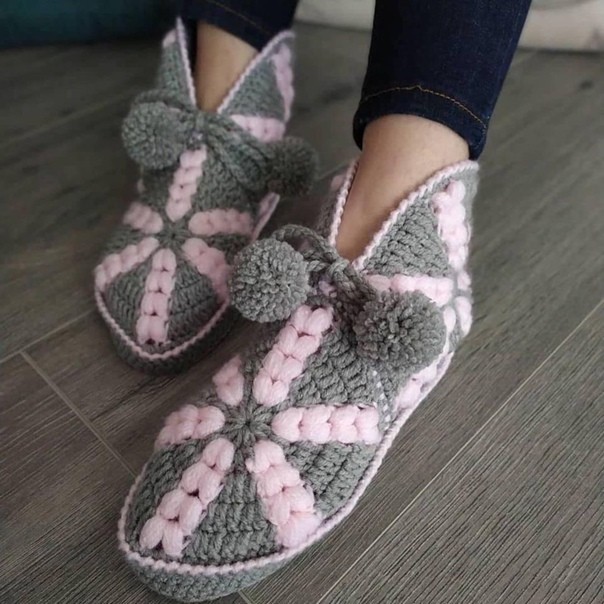 Красивые тапочки из мотивов крючком. Схема