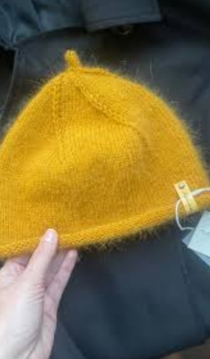 Шапка с пипкой