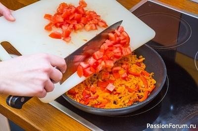 Овощной суп с грудинкой - сытный обед для большой семьи