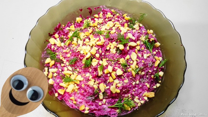 Простой но вкусный Свекольный салат с чесноком Простой но вкусный Свекольный салат с чесноком