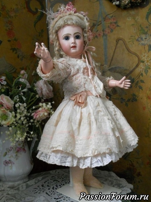 Антикварные куклы -Платья.+ выкройки