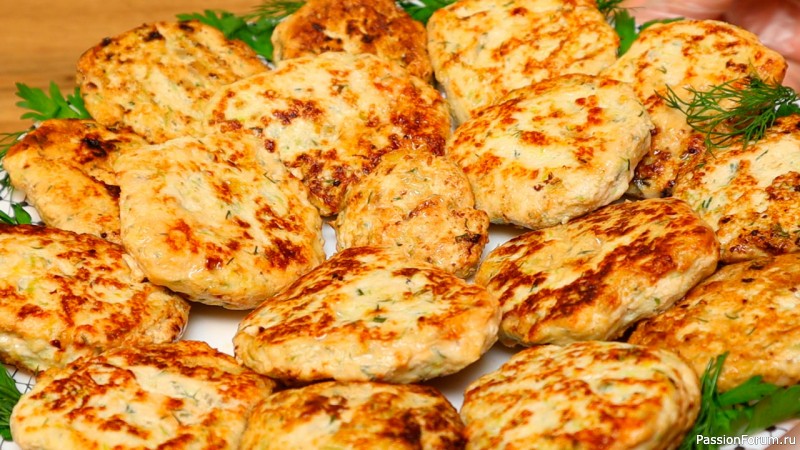 КУРИНЫЕ КОТЛЕТЫ С КАБАЧКОМ