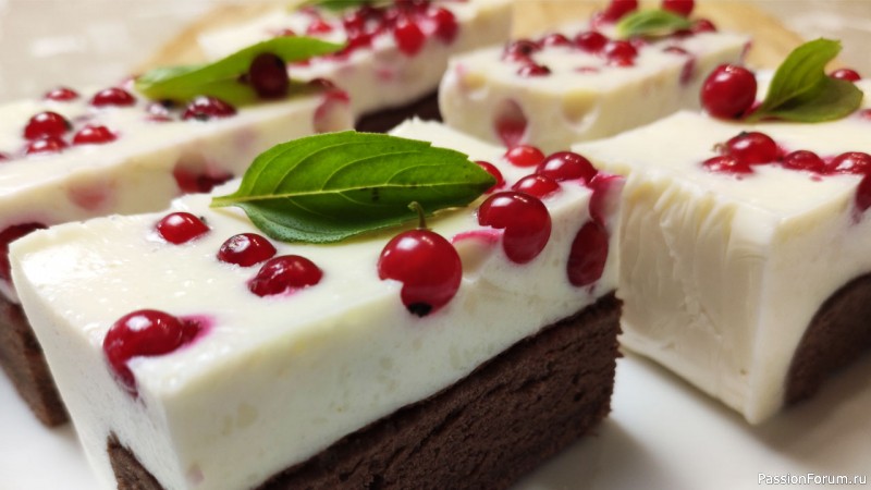 Пирожные, сливочно - ягодный вкус