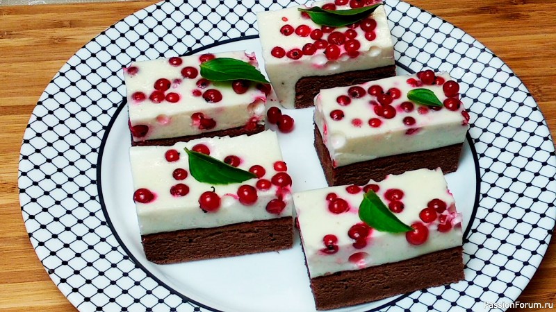 Пирожные, сливочно - ягодный вкус