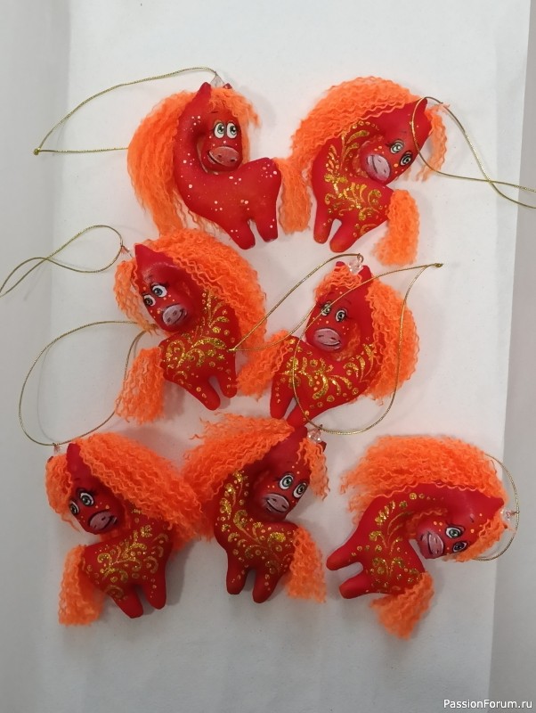 Дед Мороз из лета и Снегурка - символ года))