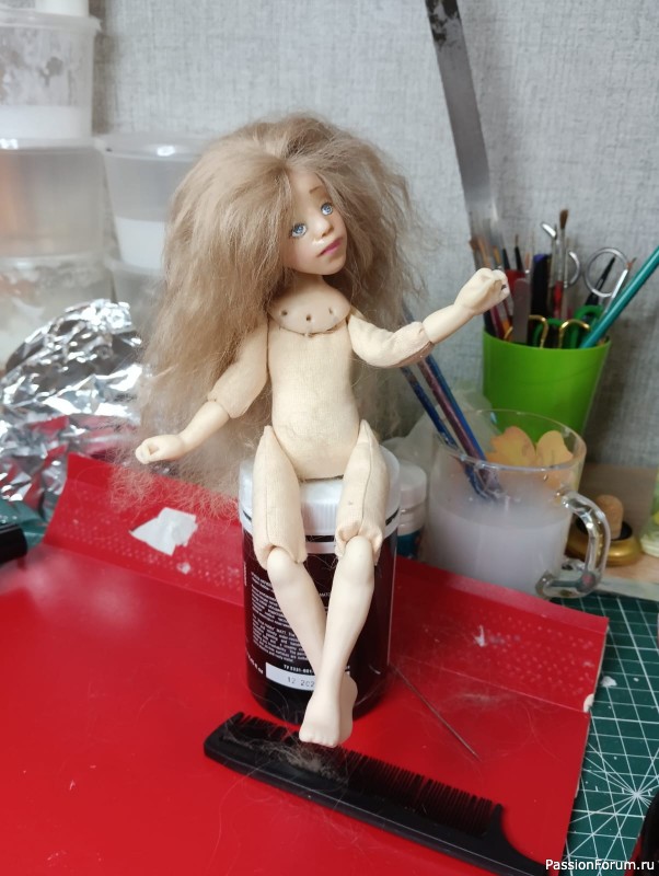 Хранительница рукоделия.