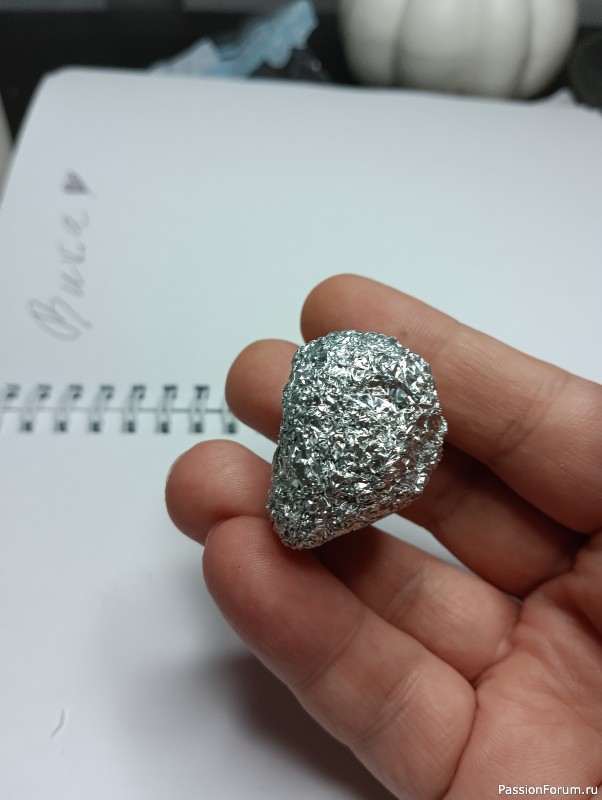 Хранительница рукоделия.