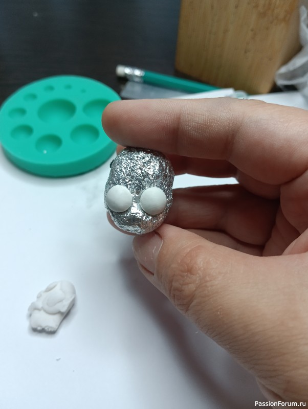 Хранительница рукоделия.