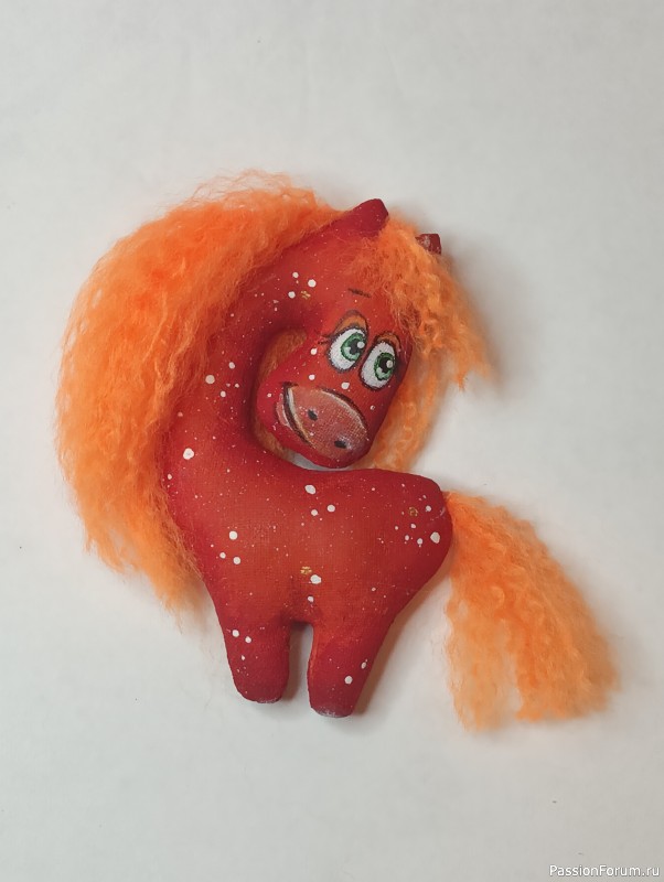 Кони, коники, лошадки.