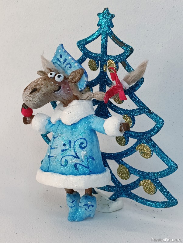 Дед Мороз из лета и Снегурка - символ года))