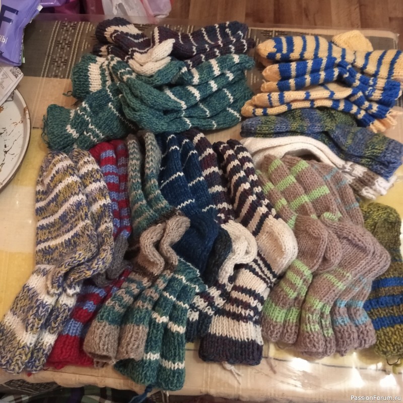 И снова теплые подарочки в Новую Надежду