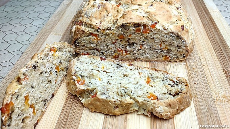 Хлеб с орехами и курагой