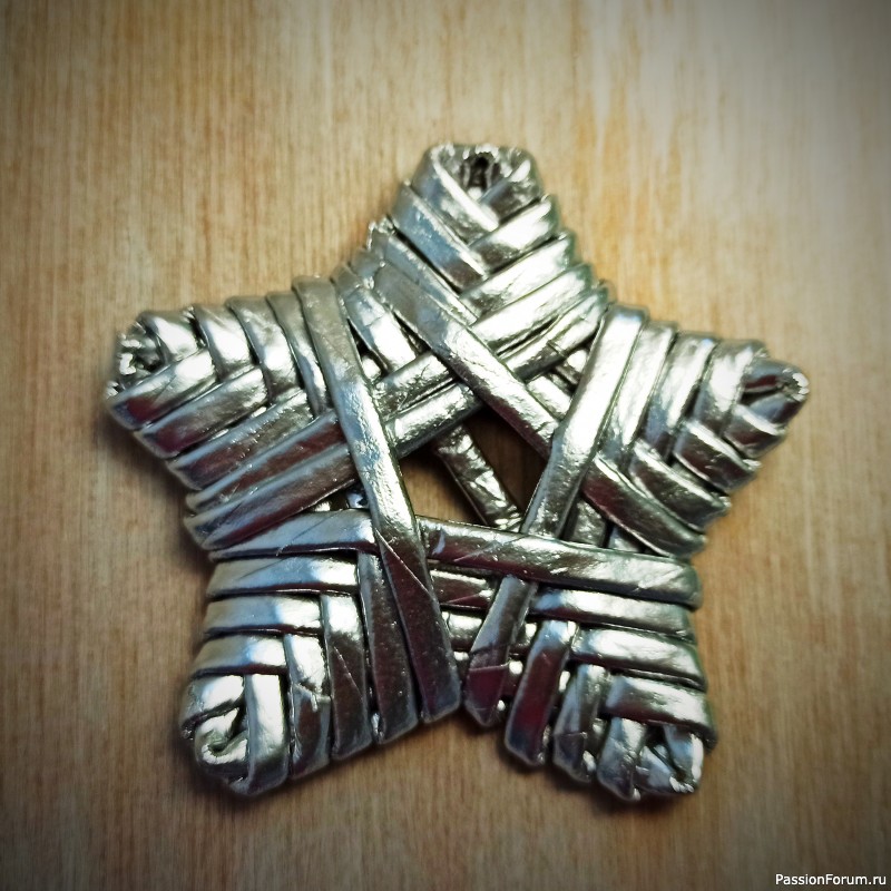 Новогодний декор своими руками! DIY Ёлочные игрушки из того что под рукой! Три простых способа... Новогодний декор своими руками! DIY Ёлочные игрушки из того что под рукой! Три простых способа...