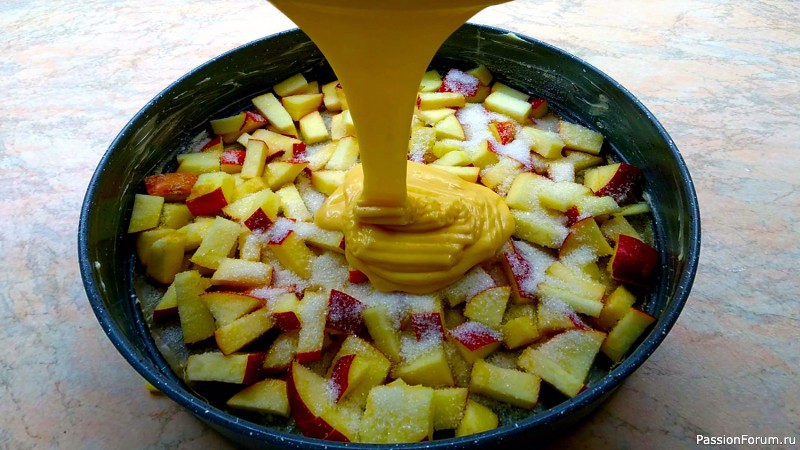 Простой и вкусный рецепт яблочного пирога, за 5 минут приготовления и 25 минут выпечки