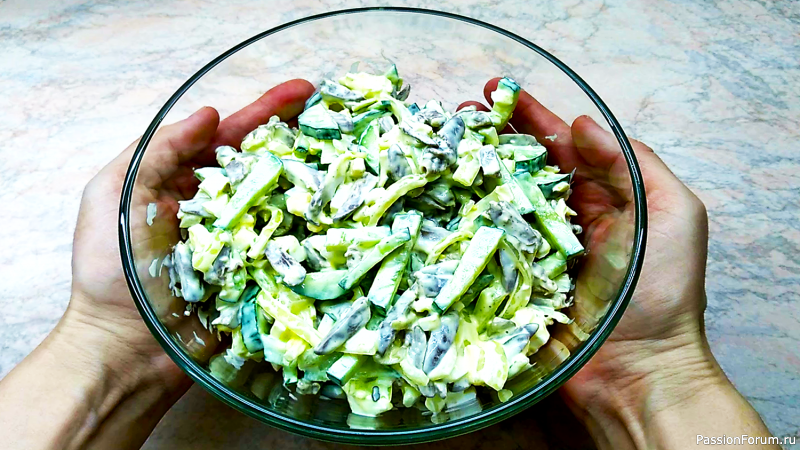 Вы будете есть этот вкусный салат каждый день! Легкий салат с куриными сердечками.