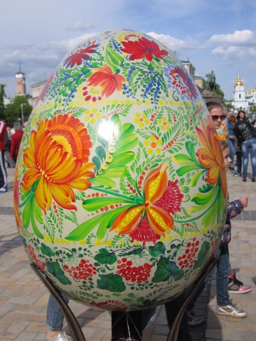 Будет немало представлено писанок в технике Петриковской росписи. Будет немало представлено писанок в технике Петриковской росписи.