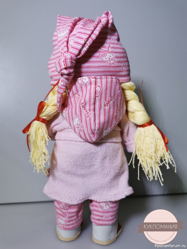 Куколка Милана в пижаме и в халатике с котиком